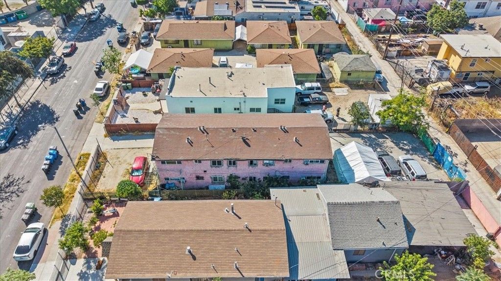 Image 31 of property listing at 1362 E 20th Street, Los Angeles, CA 90011