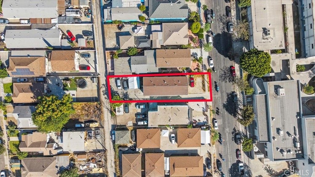 Image 32 of property listing at 1362 E 20th Street, Los Angeles, CA 90011