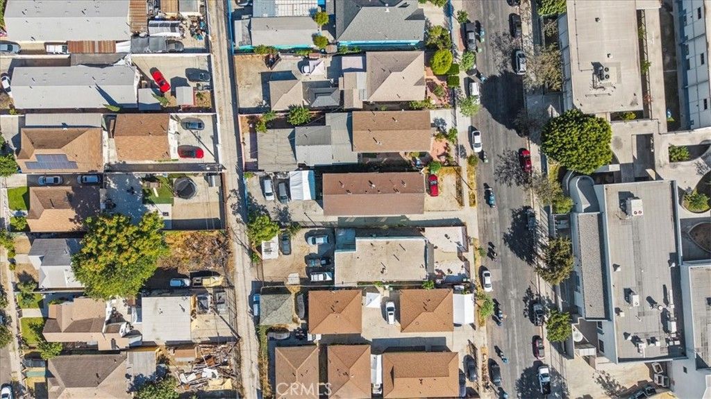 Image 33 of property listing at 1362 E 20th Street, Los Angeles, CA 90011