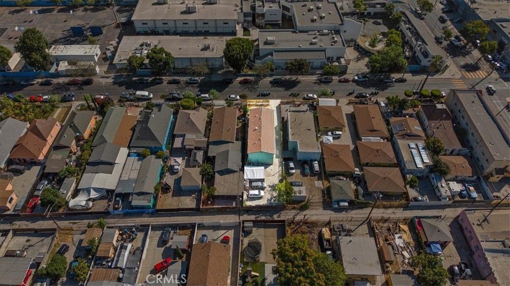 Image 34 of property listing at 1362 E 20th Street, Los Angeles, CA 90011