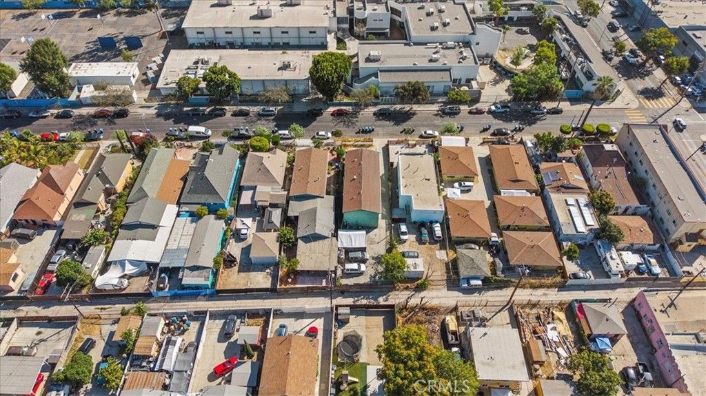 Image 35 of property listing at 1362 E 20th Street, Los Angeles, CA 90011