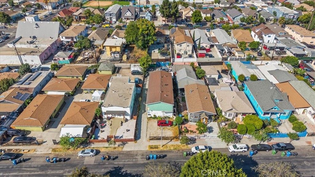 Image 37 of property listing at 1362 E 20th Street, Los Angeles, CA 90011