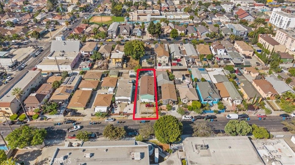 Image 38 of property listing at 1362 E 20th Street, Los Angeles, CA 90011