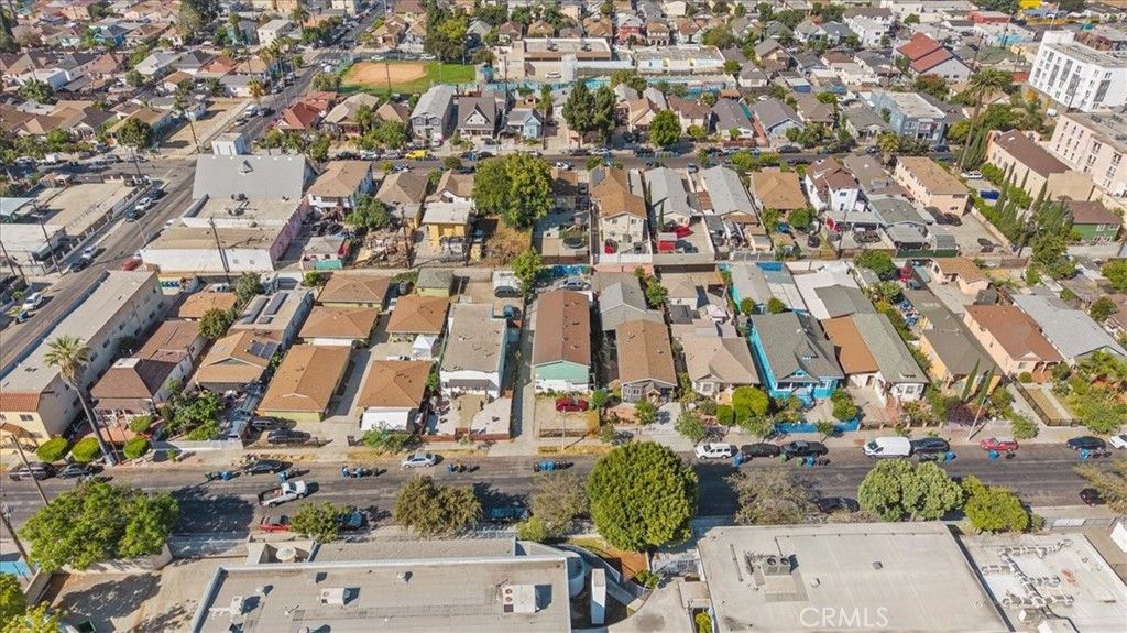 Image 39 of property listing at 1362 E 20th Street, Los Angeles, CA 90011