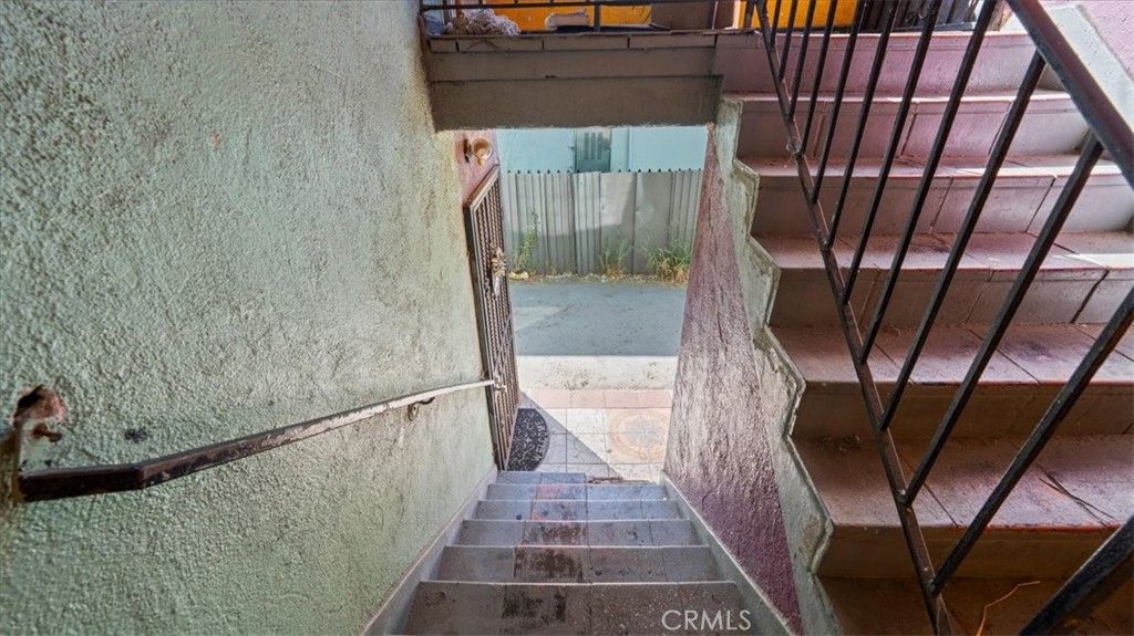 Image 5 of property listing at 1362 E 20th Street, Los Angeles, CA 90011