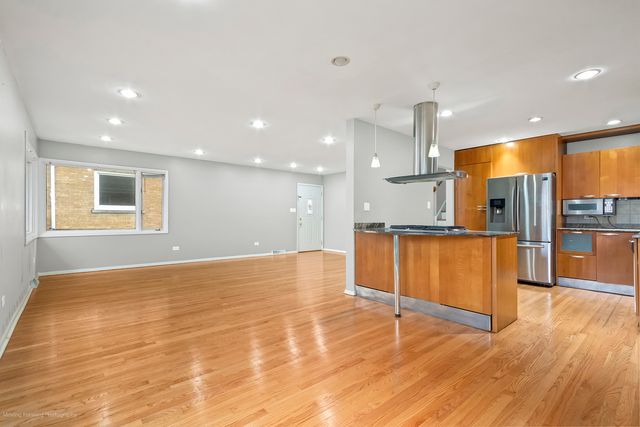 8311 N Olcott Avenue, Niles, IL 60714