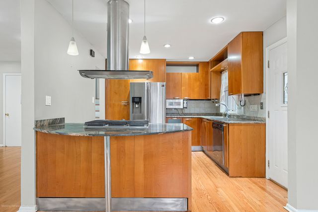 8311 N Olcott Avenue, Niles, IL 60714