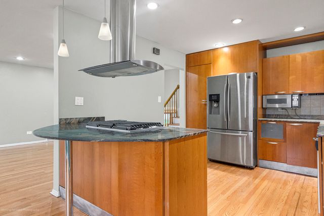 8311 N Olcott Avenue, Niles, IL 60714