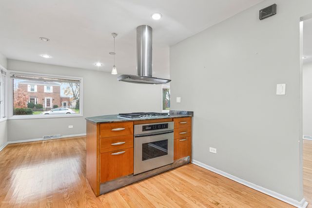 8311 N Olcott Avenue, Niles, IL 60714