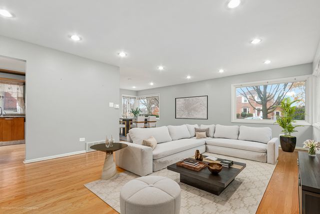 8311 N Olcott Avenue, Niles, IL 60714