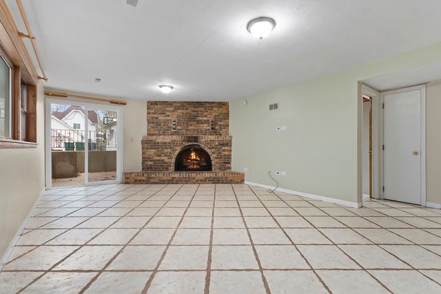 8311 N Olcott Avenue, Niles, IL 60714