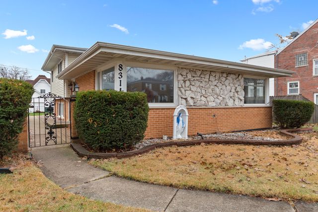 8311 N Olcott Avenue, Niles, IL 60714