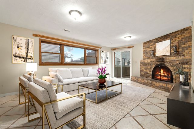 8311 N Olcott Avenue, Niles, IL 60714