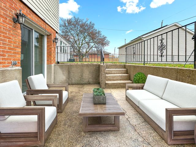 8311 N Olcott Avenue, Niles, IL 60714