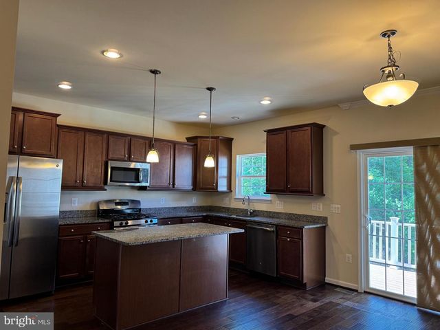 708 BUNKER LN, Fredericksburg, VA 22405