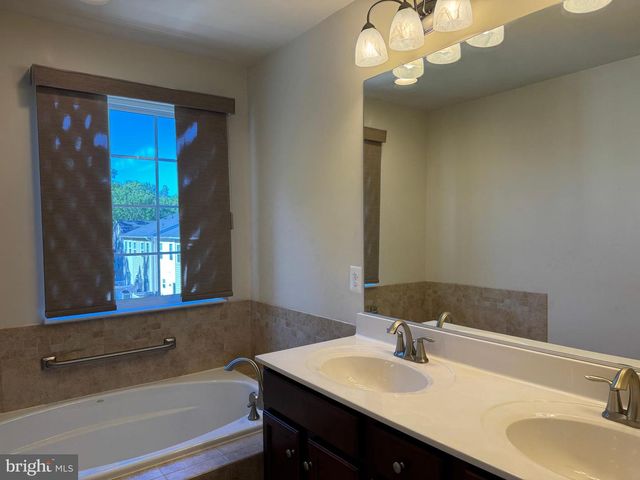 708 BUNKER LN, Fredericksburg, VA 22405