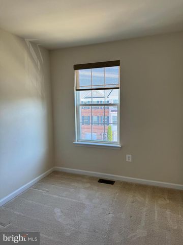 708 BUNKER LN, Fredericksburg, VA 22405