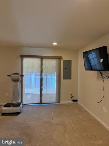 708 BUNKER LN, Fredericksburg, VA 22405