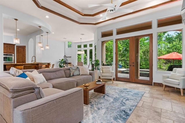 22 Johnathan Landing Court, The Woodlands, TX 77389