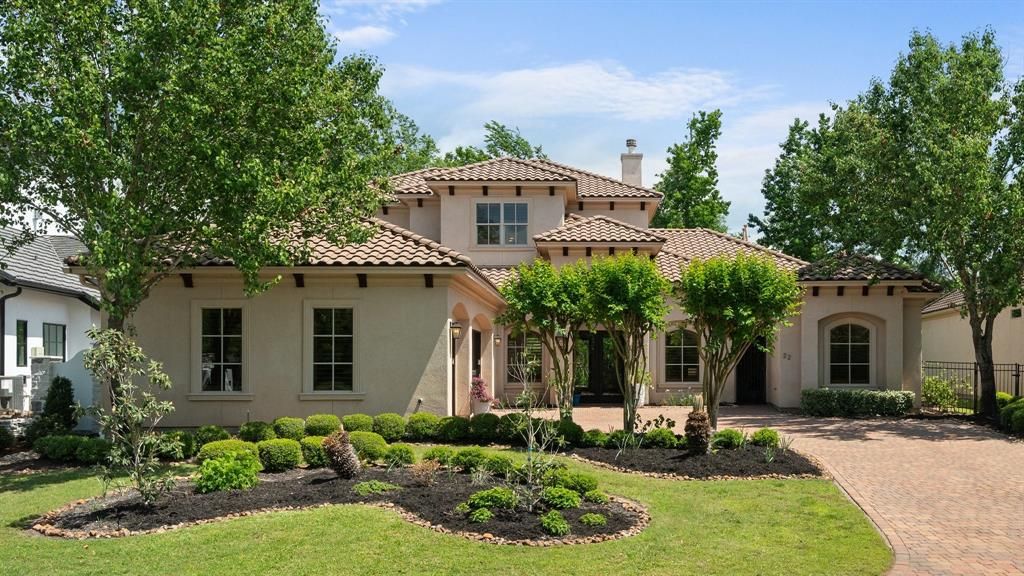 22 Johnathan Landing Court, The Woodlands, TX 77389