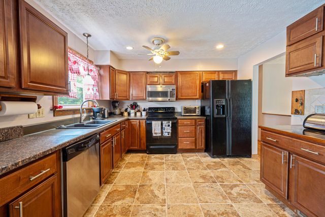 1328 Hilton Drive, Reynoldsburg, OH 43068