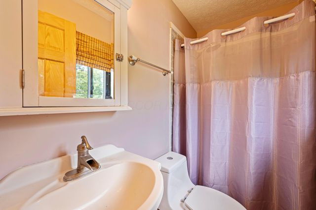 1328 Hilton Drive, Reynoldsburg, OH 43068