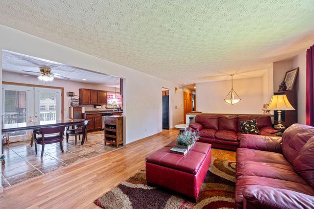 1328 Hilton Drive, Reynoldsburg, OH 43068