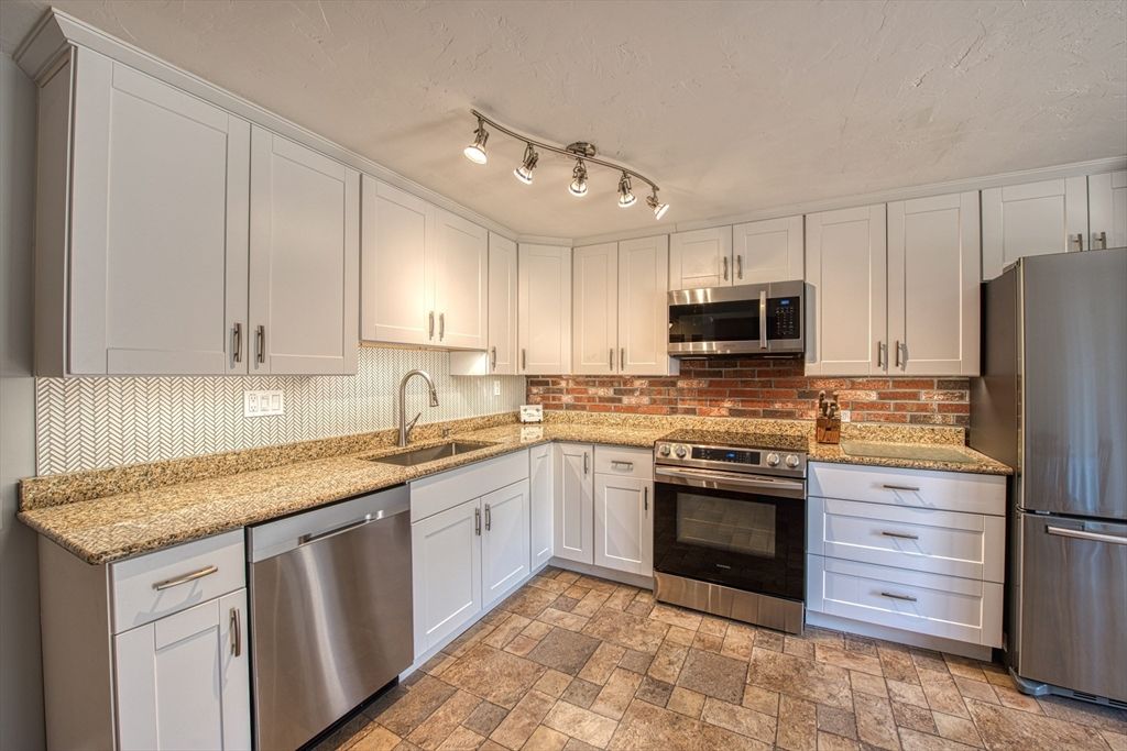 169 Norton Ave 4, Easton, MA 02375