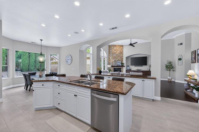 1026 N Cherry Lane, Clovis, CA 93611