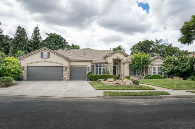 1026 N Cherry Lane, Clovis, CA 93611