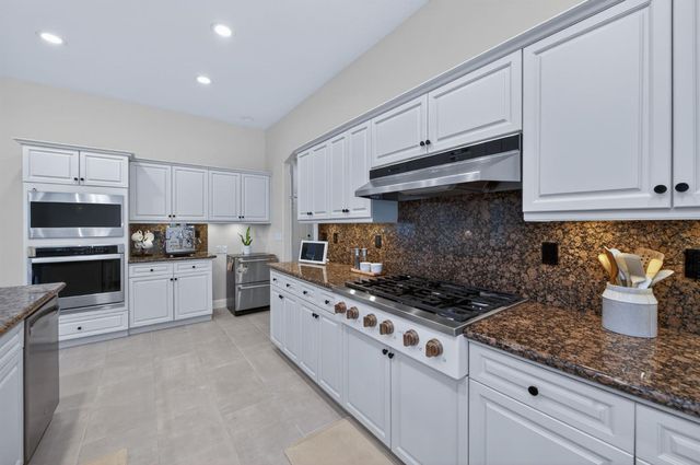 1026 N Cherry Lane, Clovis, CA 93611