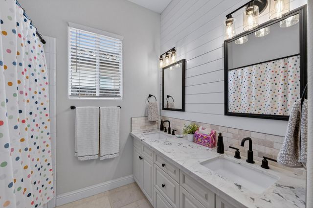 1026 N Cherry Lane, Clovis, CA 93611