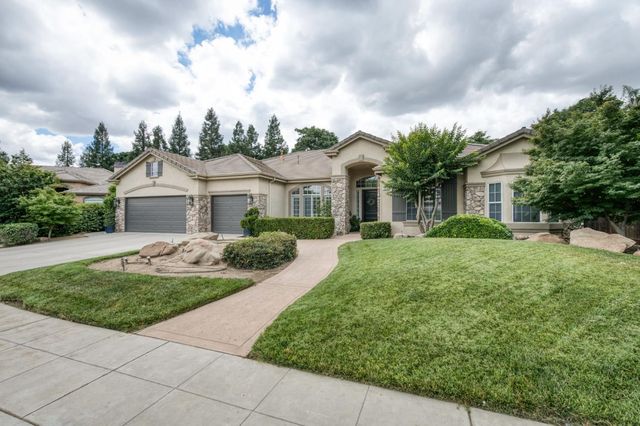 1026 N Cherry Lane, Clovis, CA 93611