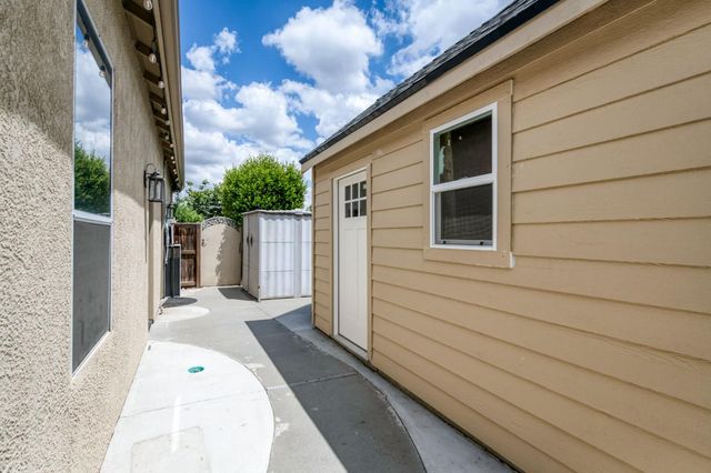 1026 N Cherry Lane, Clovis, CA 93611