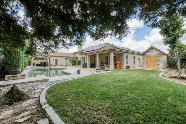 1026 N Cherry Lane, Clovis, CA 93611