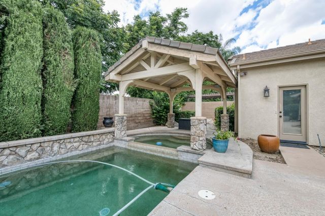 1026 N Cherry Lane, Clovis, CA 93611