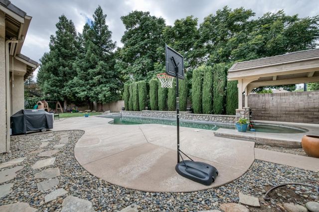 1026 N Cherry Lane, Clovis, CA 93611