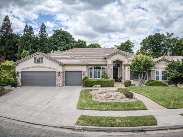 1026 N Cherry Lane, Clovis, CA 93611