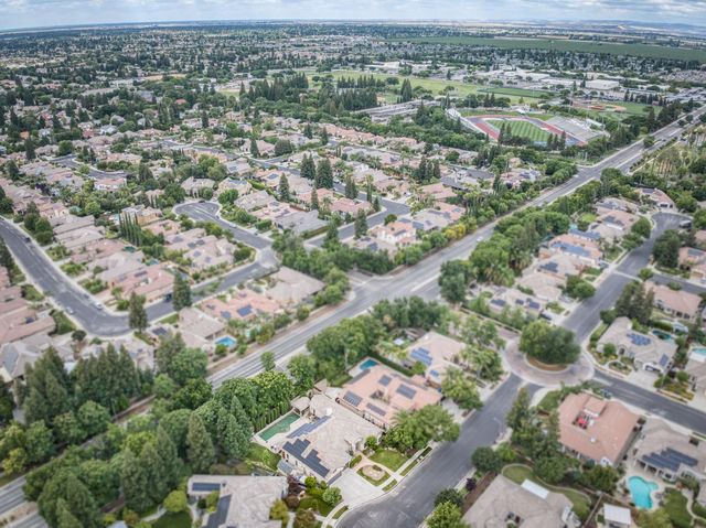 1026 N Cherry Lane, Clovis, CA 93611
