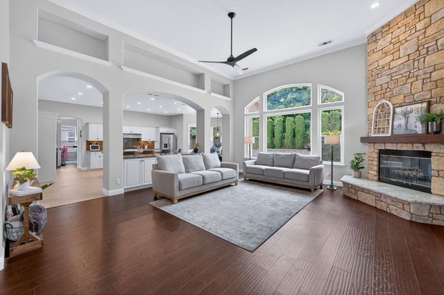 1026 N Cherry Lane, Clovis, CA 93611