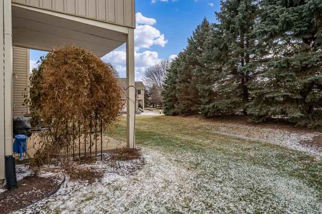 5683 Oak Village Drive 5683, Roscoe, IL 61073