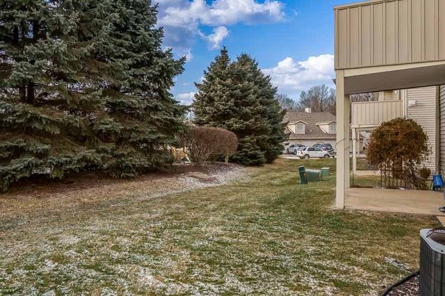 5683 Oak Village Drive 5683, Roscoe, IL 61073