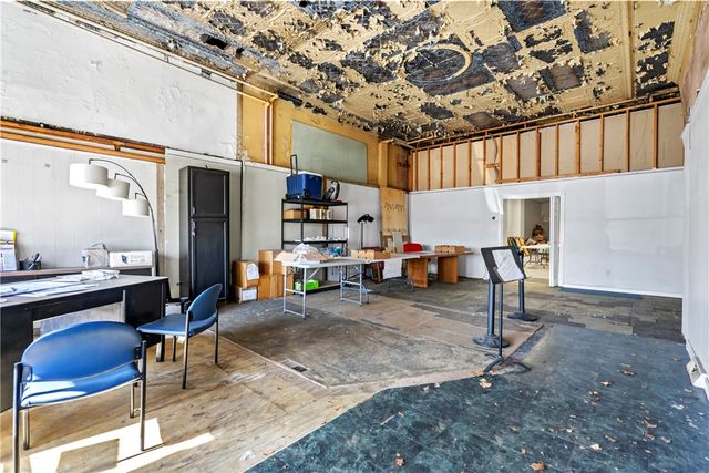 520 Broadway, Pitcairn, PA 15140