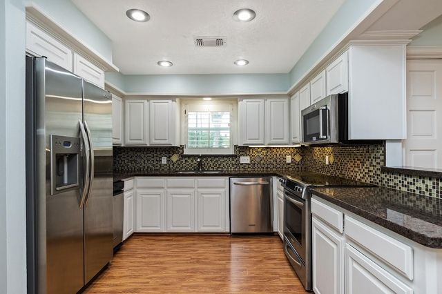 5511 Greentree Drive Drive, Sugar Land, TX 77479