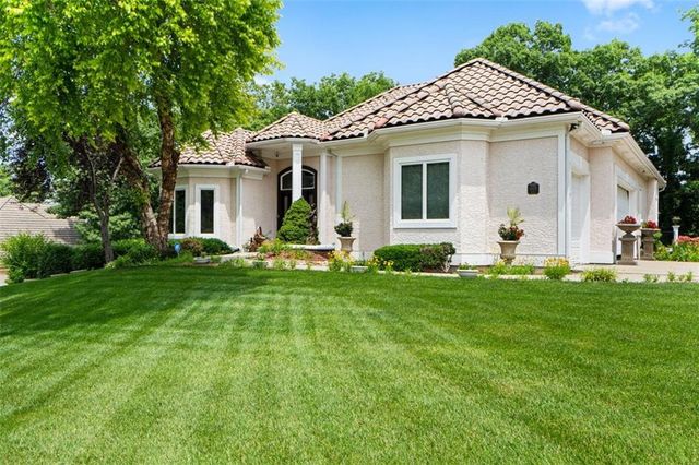 4405 N Hickory Lane, Kansas City, MO 64116