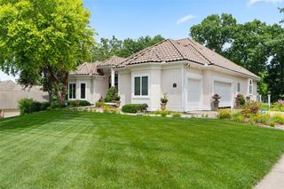 4405 N Hickory Lane, Kansas City, MO 64116