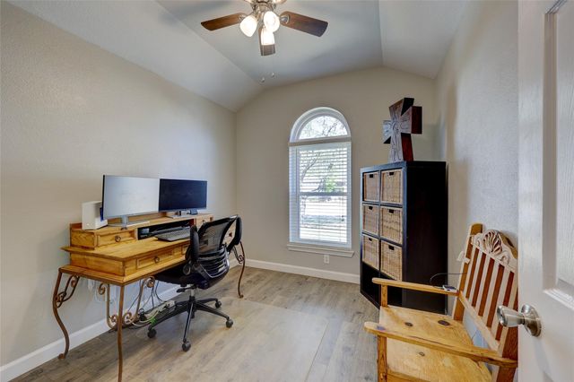 606 Los Robles RD, Leander, TX 78641