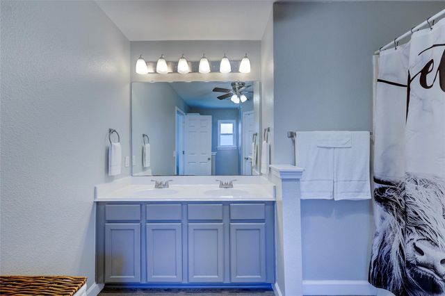 606 Los Robles RD, Leander, TX 78641