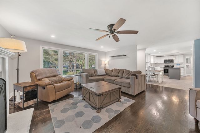 92 Norlen Park, Bridgewater, MA 02324