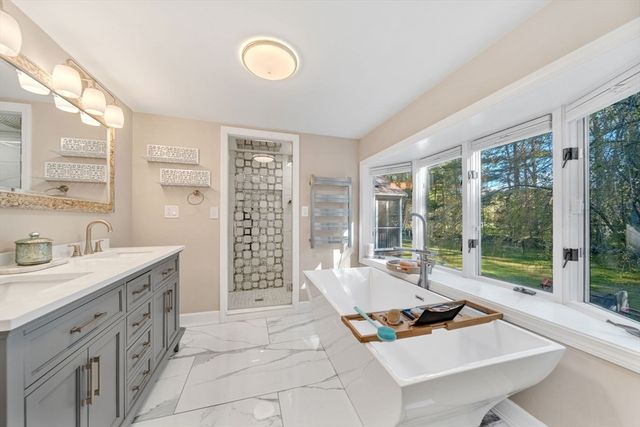 92 Norlen Park, Bridgewater, MA 02324